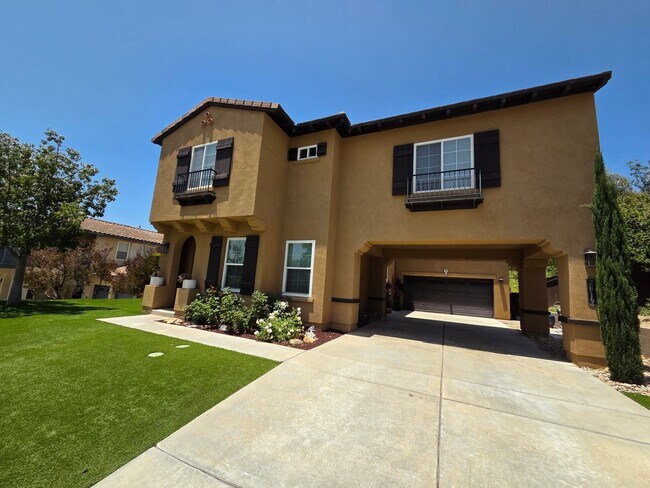 Foto del edificio - Large 4 Bedroom Home in Rolling Hills Ranch!