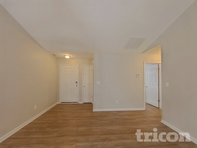 Foto del edificio - 7112 Rumple Rd