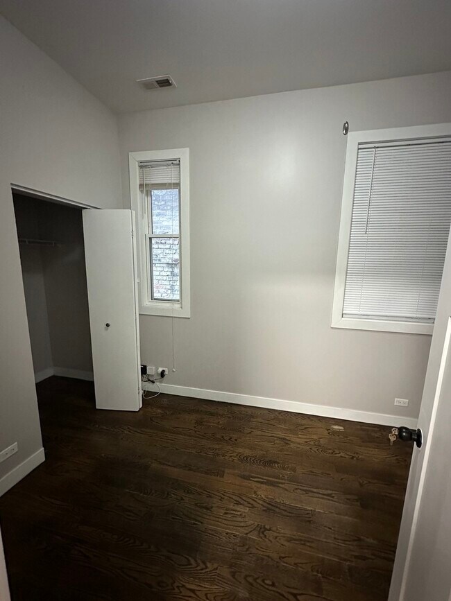 Foto del edificio - 1332 N Western Ave