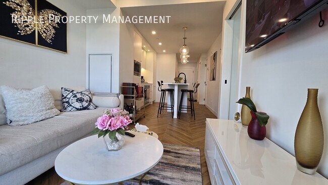 Building Photo - Modern 2 Beds, 2 Baths Apartment/Condo | 2...