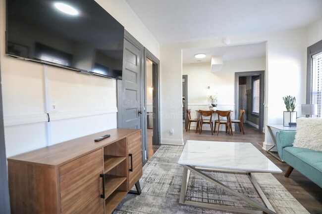 Foto del edificio - 3004 Marcy St