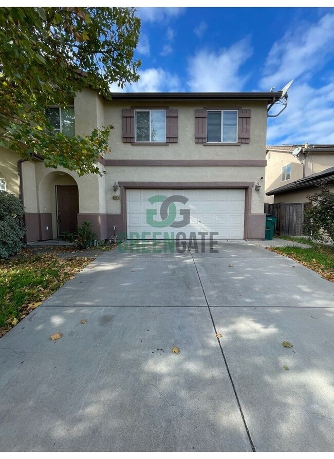 Building Photo - Two story 4 bedroom, 2.5 bath home in Stoc...