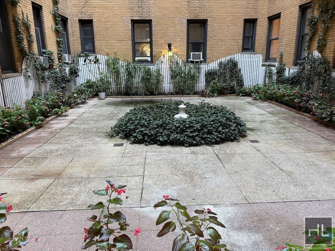 Primary Photo - WEST 45 STREET