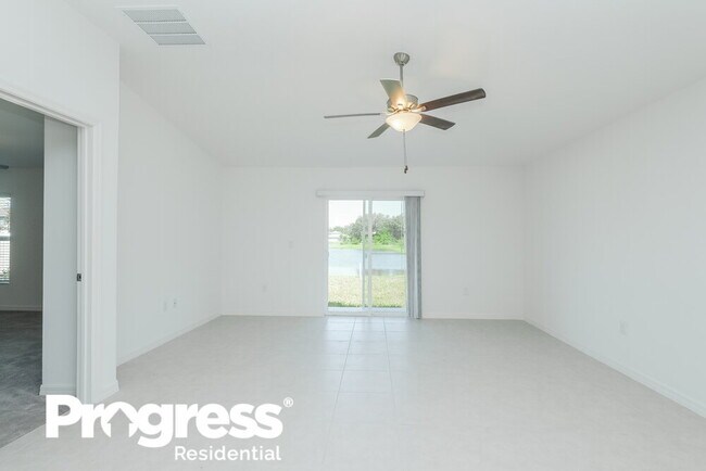 Building Photo - 4015 84th Ct E
