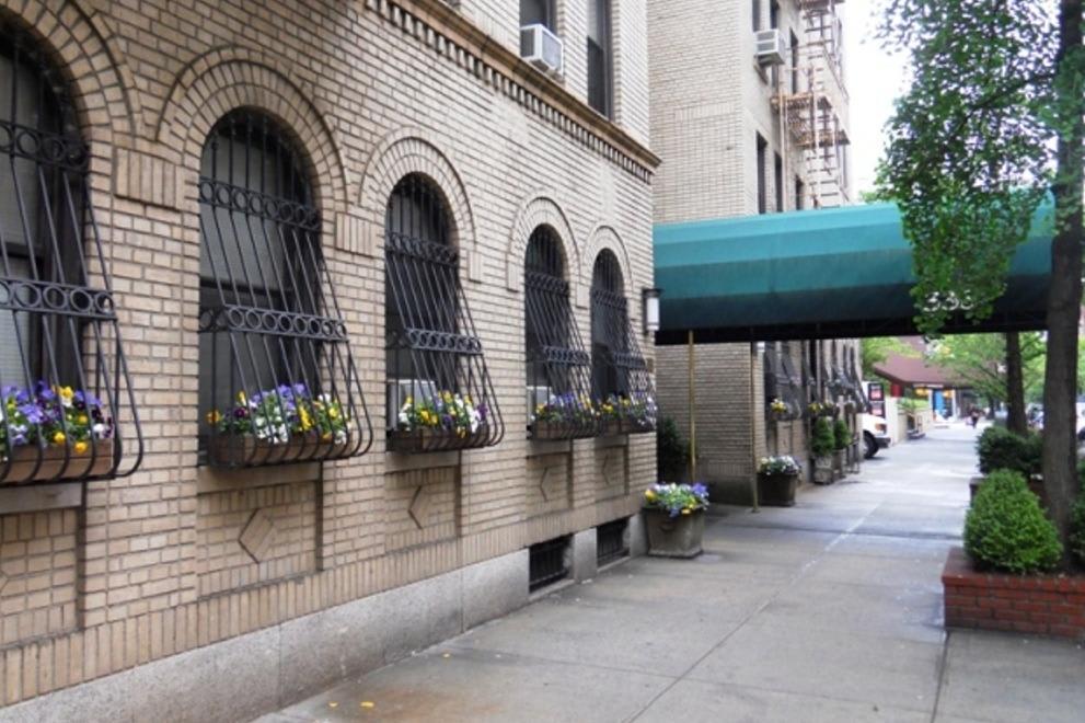 Foto del edificio - 333 E 80th St