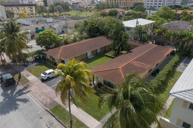 Foto del edificio - 214 Salamanca Ave