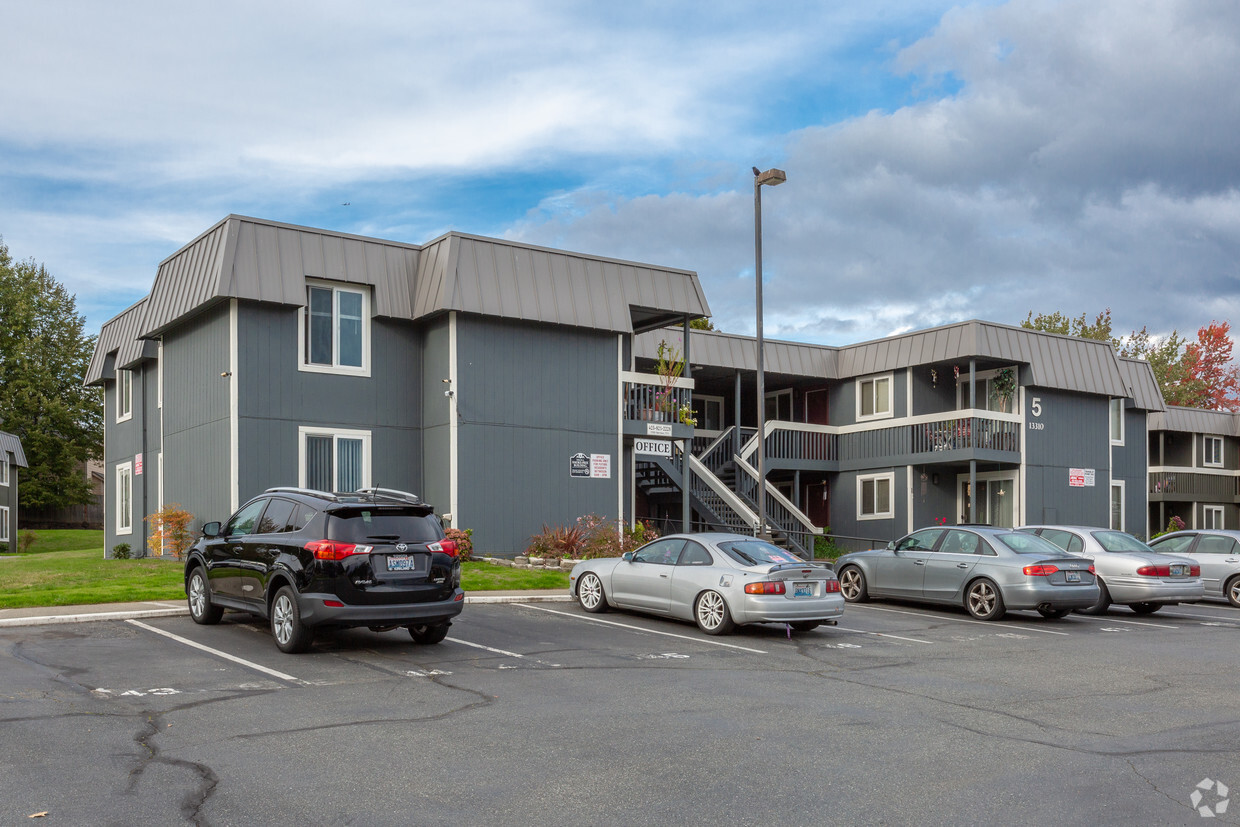 Primary Photo - Kirkland Heights Apartments