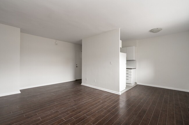 Interior Photo - 612 Dawes Rd