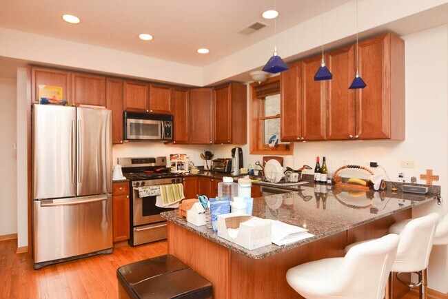 Foto del edificio - 934 W Leland Ave