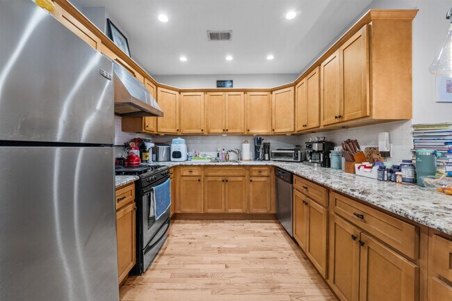 Foto del edificio - 118 Coles St