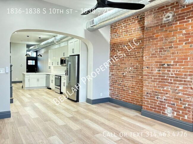 Building Photo - Bright Soulard Townhouse - 2bd/2.5ba