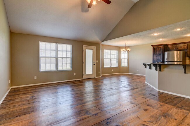 Foto del edificio - Beautiful 3-bedroom, 2-bath home in Republic with a 2-car garage.