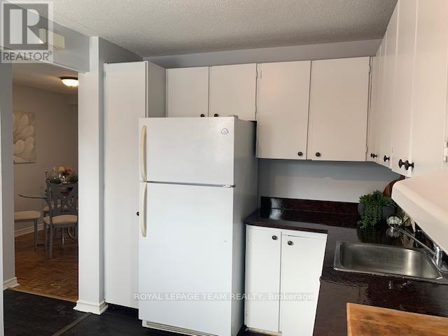 Photo du bâtiment - 14 LARKSHIRE Ln