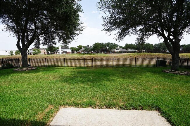 Foto del edificio - 11406 Bogan Flats Dr