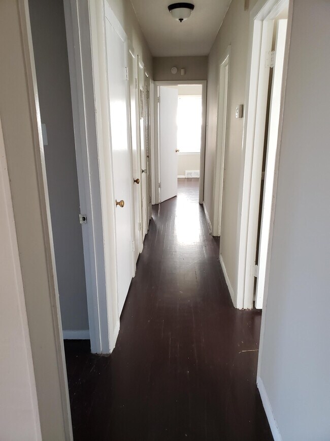 Foto del edificio - 3207 Ladbrook Rd