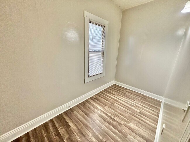 Foto del edificio - 2612 Hale Ave