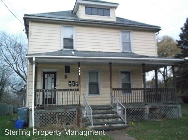 Primary Photo - 325 E Thurston St