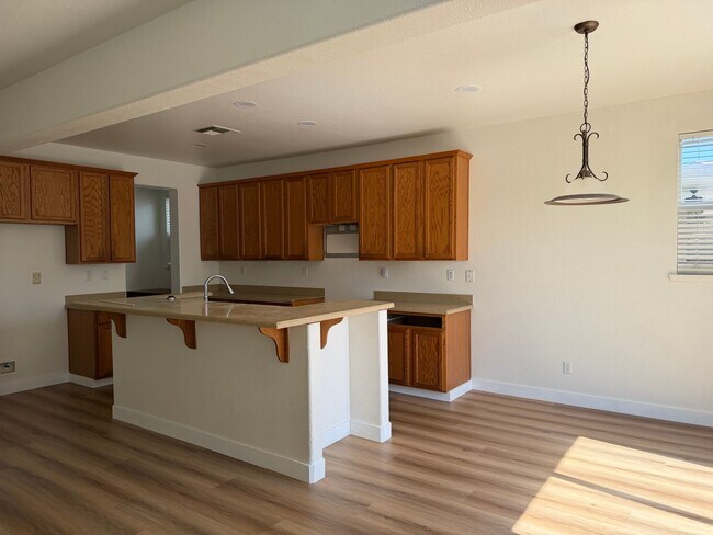 Foto del edificio - 8313 Dandelion Dr
