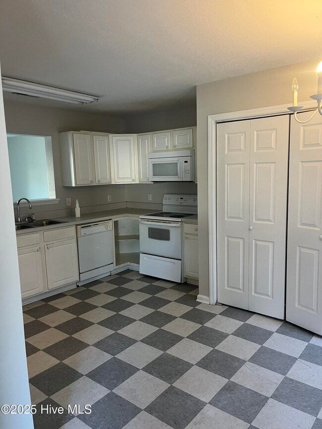 Building Photo - 4245 Williamsbrook Ln