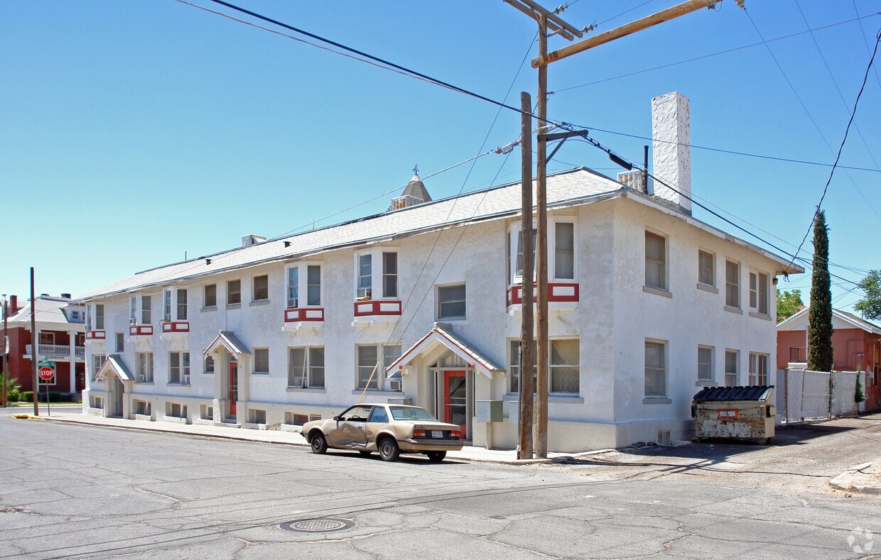 Building Photo - 901-905 Octavia St