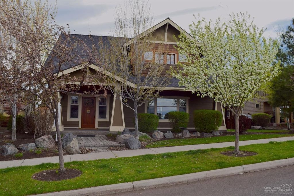 Foto principal - Large home on Awbrey Butte
