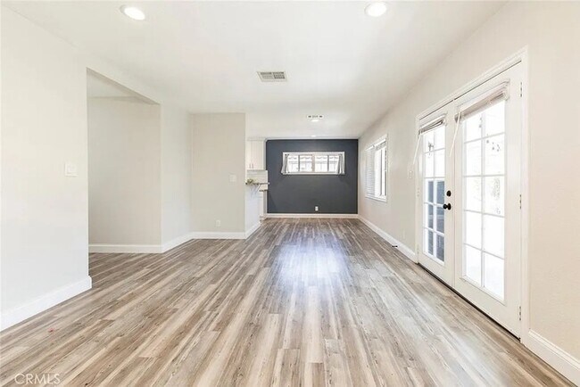 Foto del edificio - Lovely home nestled in the picturesque cit...