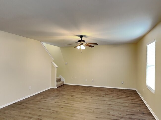 Foto del edificio - 2229 Maple Dr
