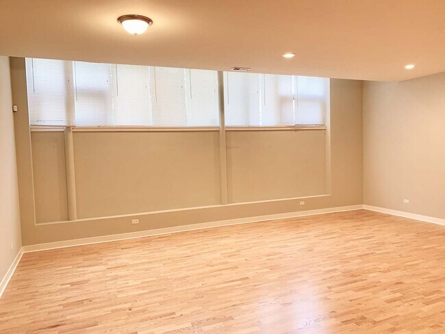 Foto del edificio - 6125 N Clark St