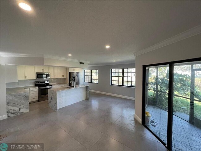 Foto del edificio - 9015 W Sunrise Blvd