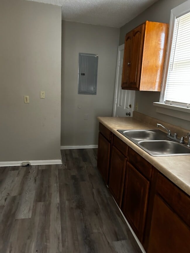 Building Photo - 5616 Calvin Ave