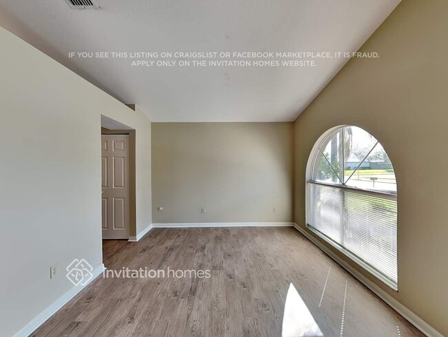 Foto del edificio - 1916 Bridgehampton Pl