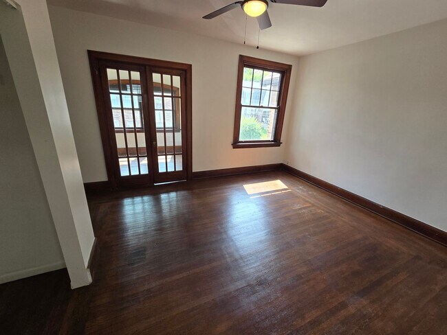 Foto del edificio - 3745 St Lawrence Ave