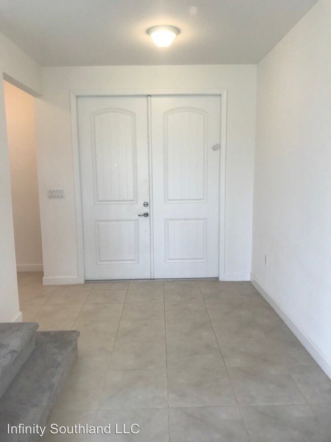 Foto del edificio - 9520 Harding Ave
