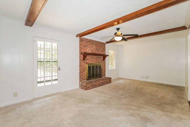Foto del edificio - 3560 Clubhouse Ln SE