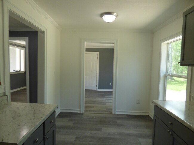 Foto del edificio - 1030 Clairmont Dr