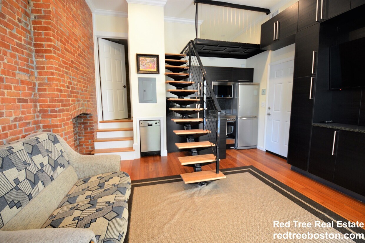 Primary Photo - 1700 Beacon St