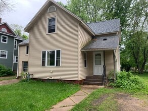 Building Photo - 1209 7th St E