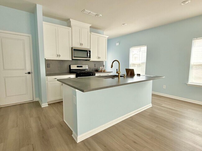 Foto del edificio - 3615 Shore Wood Ave