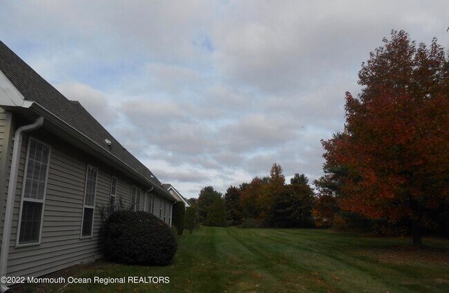Building Photo - 17 Deer Chase Ln