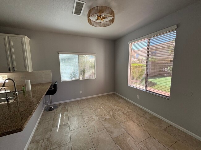 Building Photo - 461 W Flamingo Dr