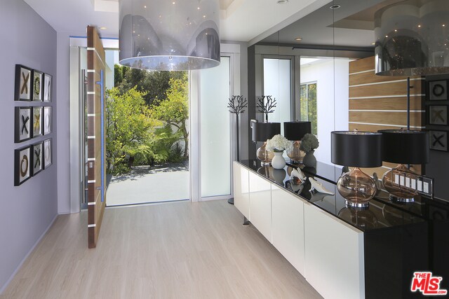 Foto del edificio - 1482 Blue Jay Way