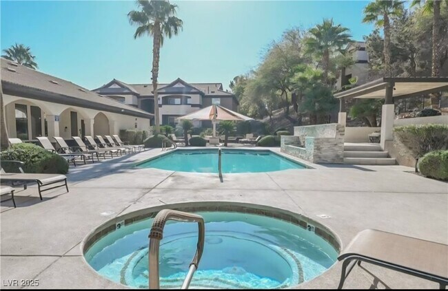 Foto del edificio - 231 W Horizon Ridge Pkwy