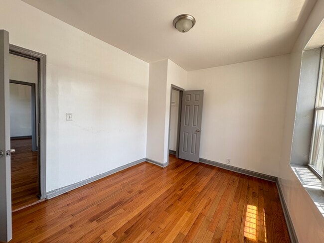 122 Stevens Ave 2 - 130 Stevens Ave