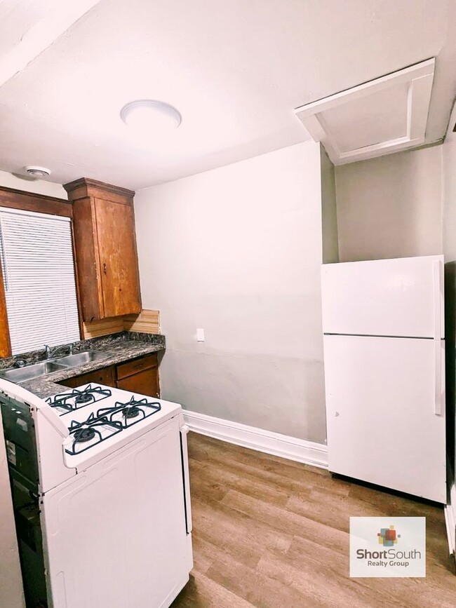 Foto del edificio - 1403 Sherwood Ave