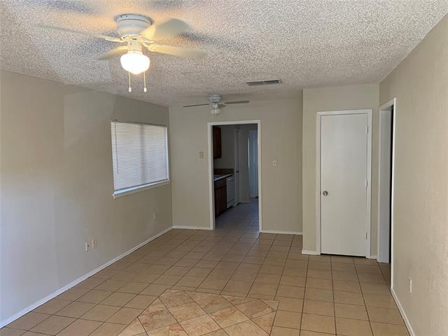 Foto del edificio - 1613 Windsong Ln
