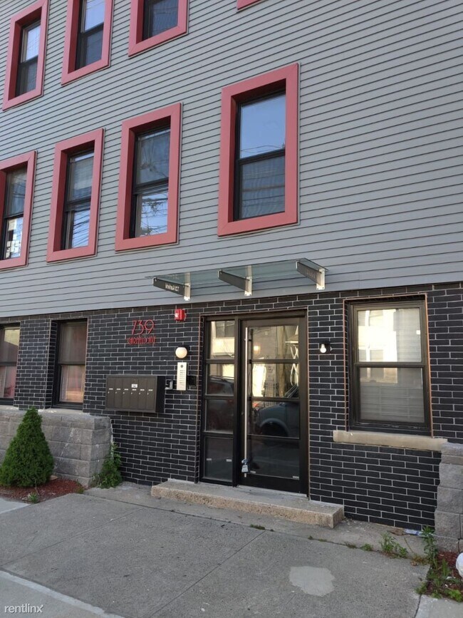 Foto del edificio - 2 br, 1 bath Apartment - 739 Garfield Ave