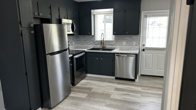 Foto del edificio - 4152 Cherrywood Dr