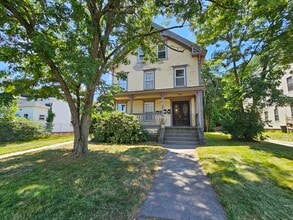 Building Photo - 396 Chandler St