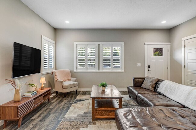 Foto del edificio - 1800 W Idaho St