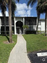 Building Photo - 1014 Green Pine Blvd